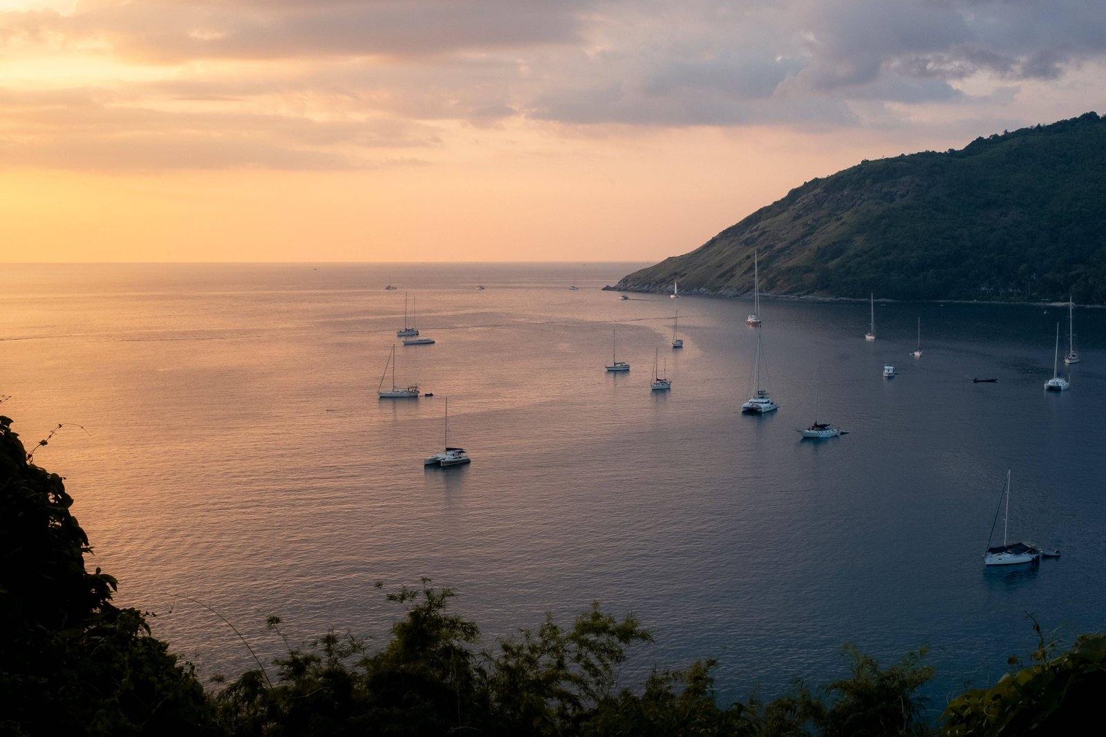 Tropical Island Escape: 5 Nights / 6 Days Phuket & Phi Phi Islands Tour
