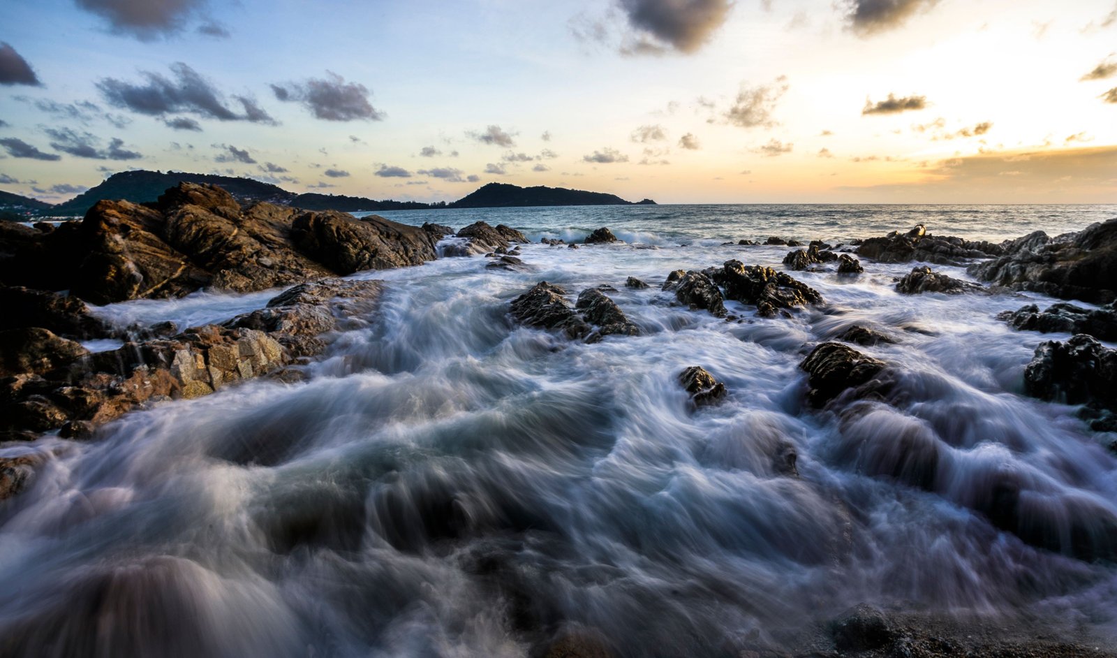 Phuket & Phi Phi Islands Beach Holiday Package